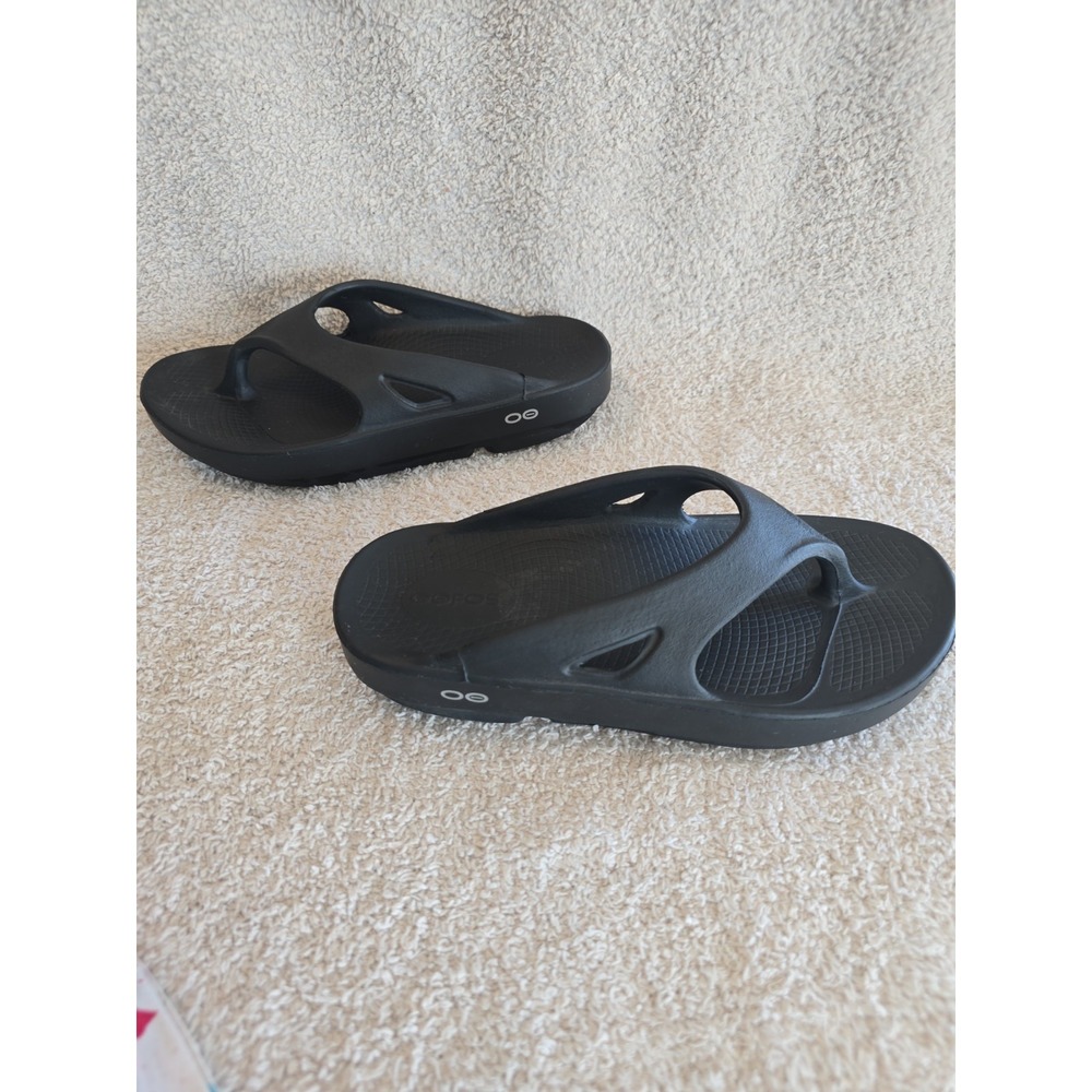 OOFOS OOriginal Recovery Foam Oohlala Sandals Black Unisex Women's 7 Men's 5